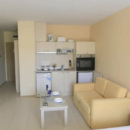 Harmony Hills Aparthotel 4*